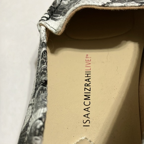 Isaac Mizrahi Live Size 7 1/2 M Black and White Loafer Shoe - Picture 6 of 10